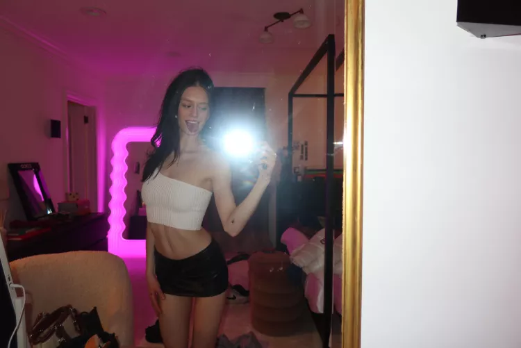 Do i look cute in this top?