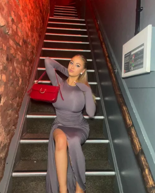 dress can’t contain