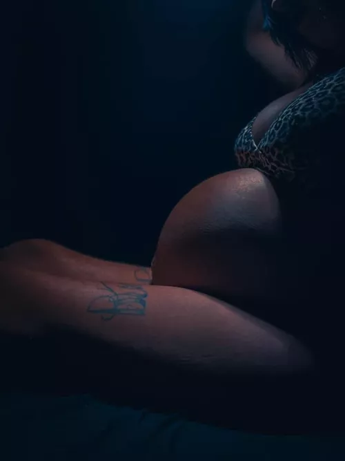 Escape into a world of impregnated women wanting your attention 😊 OC