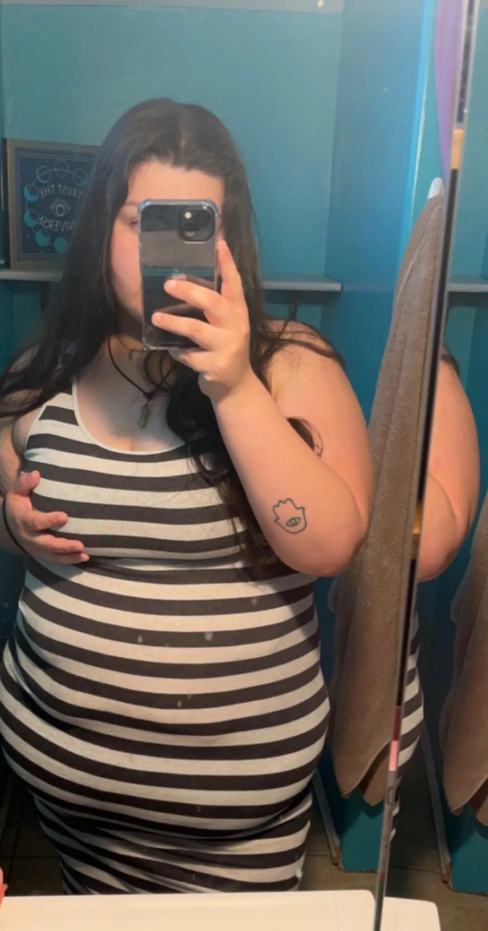 Fat girls in tight dresses, yes? Or hell yes? 