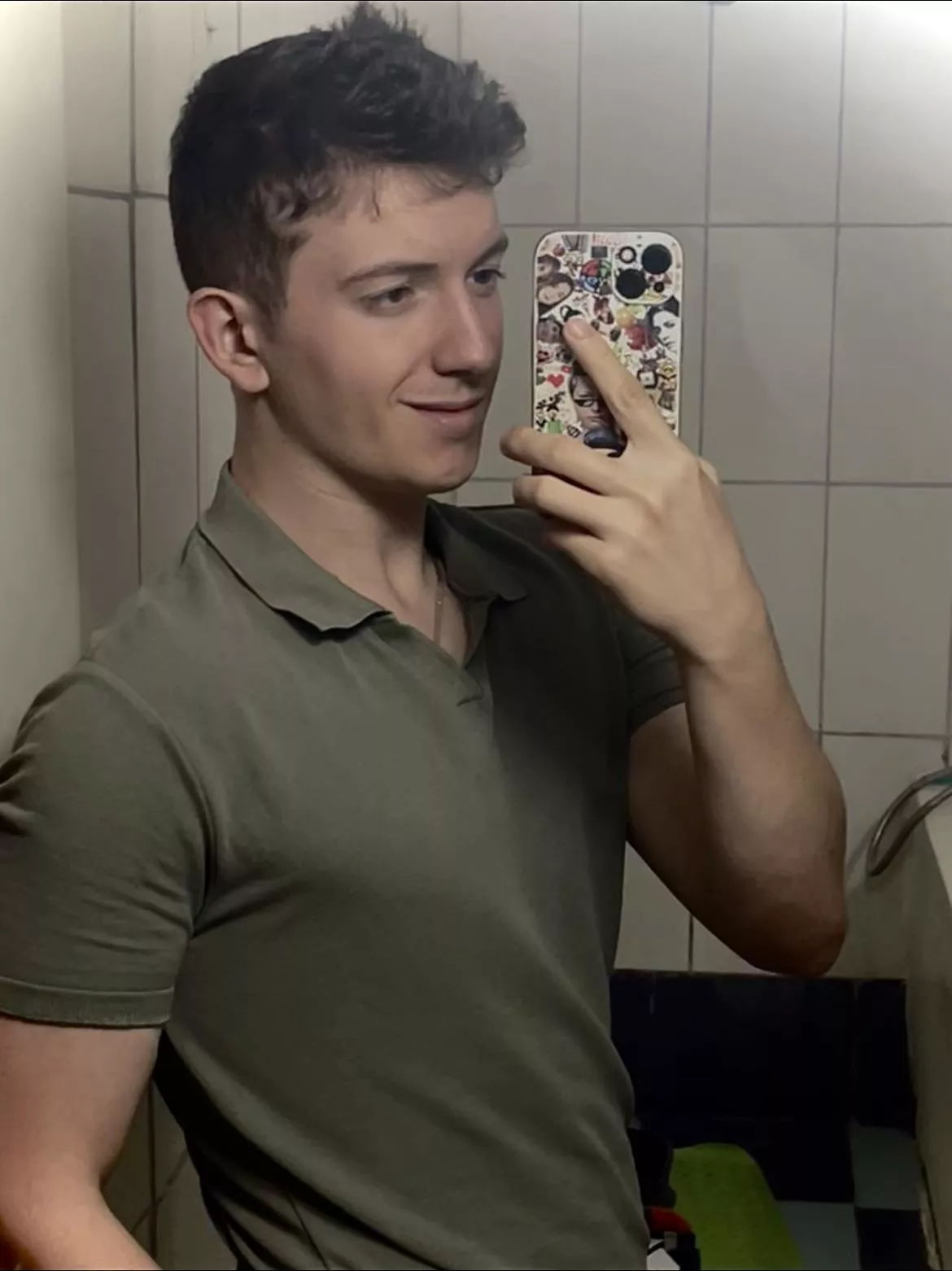 Few months left until i move to a bigger city for univerisity, where i would be able to be openly gay and date 🥹