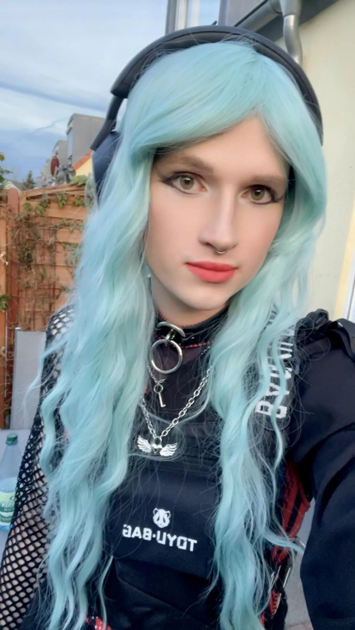 Hey guys, what are you doing today? I‘am gonna improve my Make-up skills