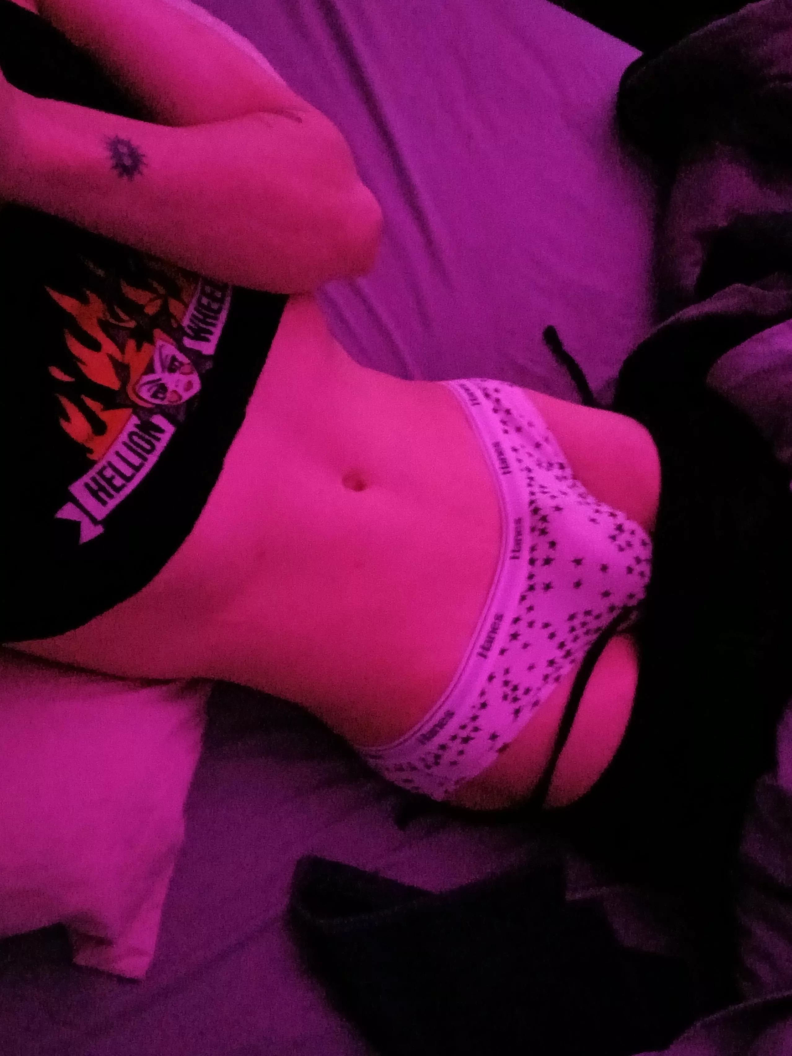 hii twink waist for u :3