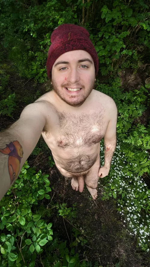 I love being nude in nature :)