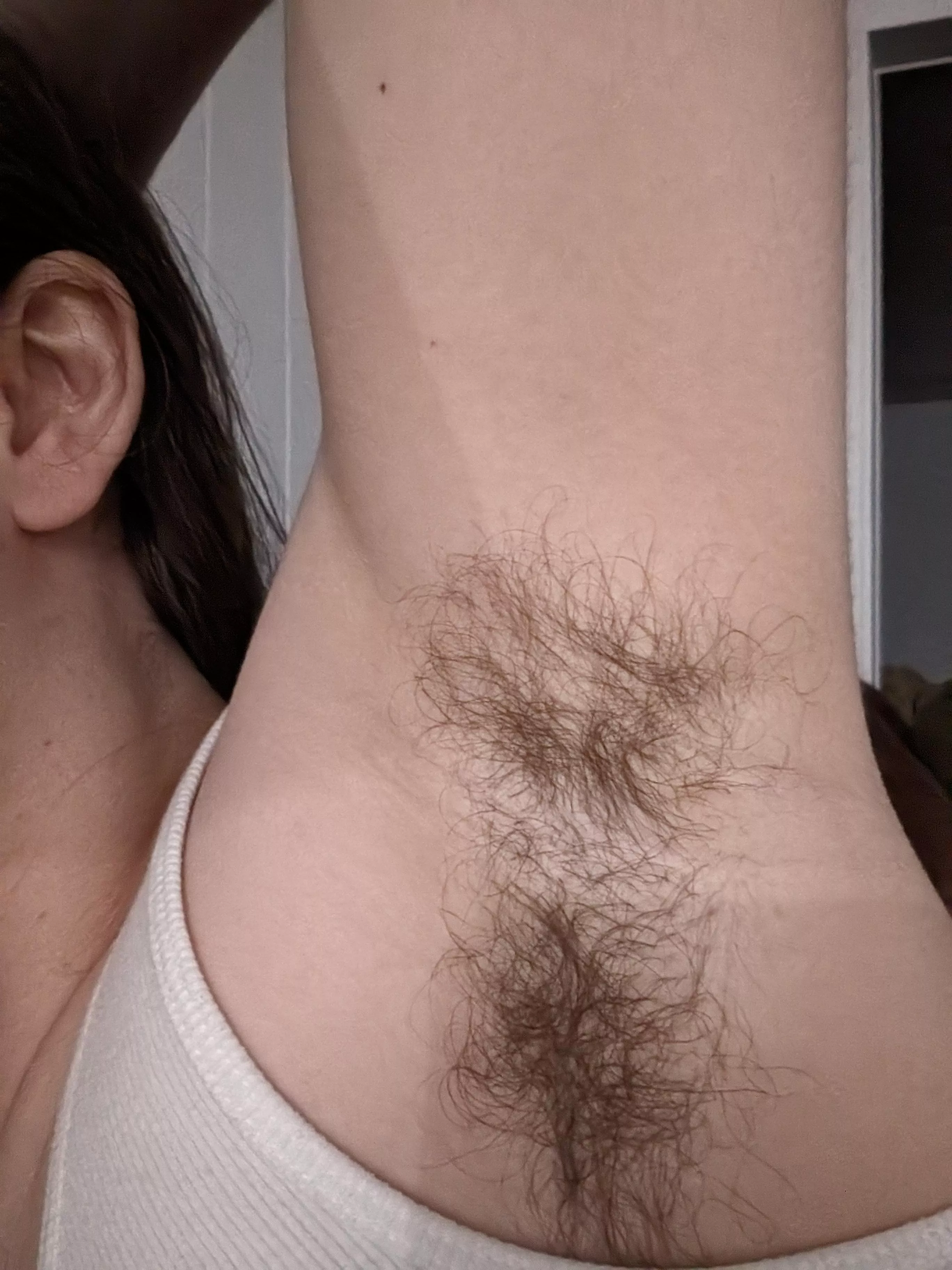 I love girls with hairy pits.. these are mine 