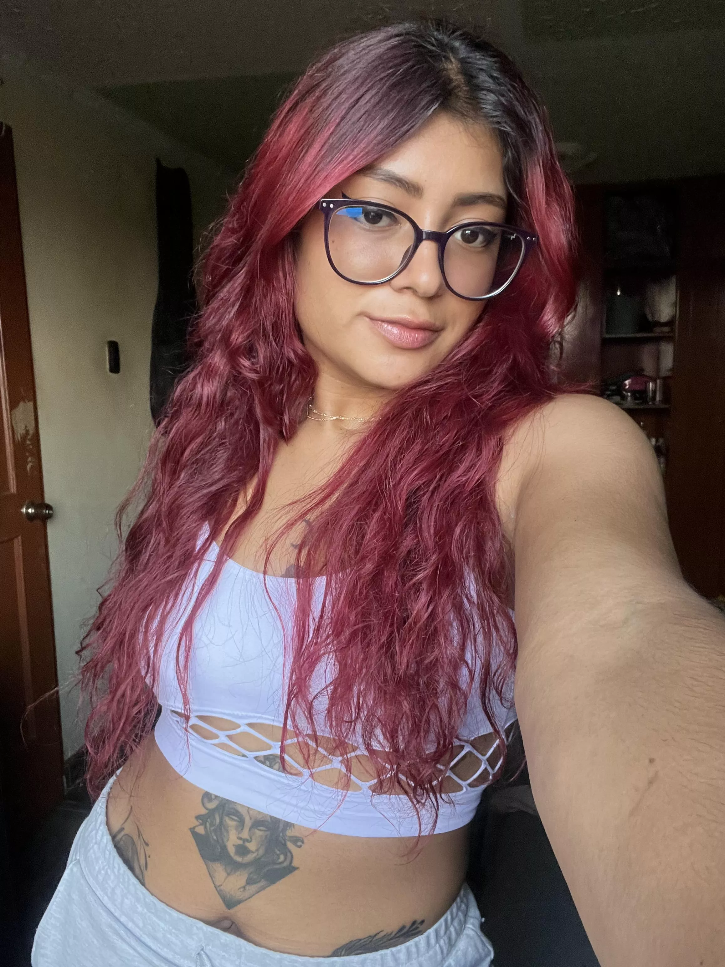 I love this white top!!