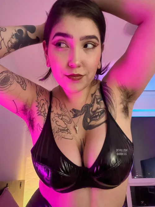 I make it kinda hard not to stare