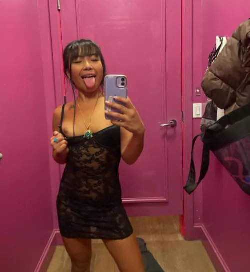 if u see me doing this in this dressing room, r u sneaking in with me? id love that so much ;)