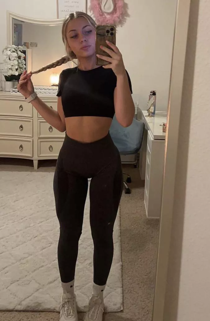 In her gym fit (IUTR)