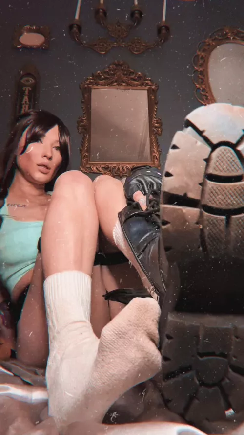 Lara Croft extra dirty socks (f) 