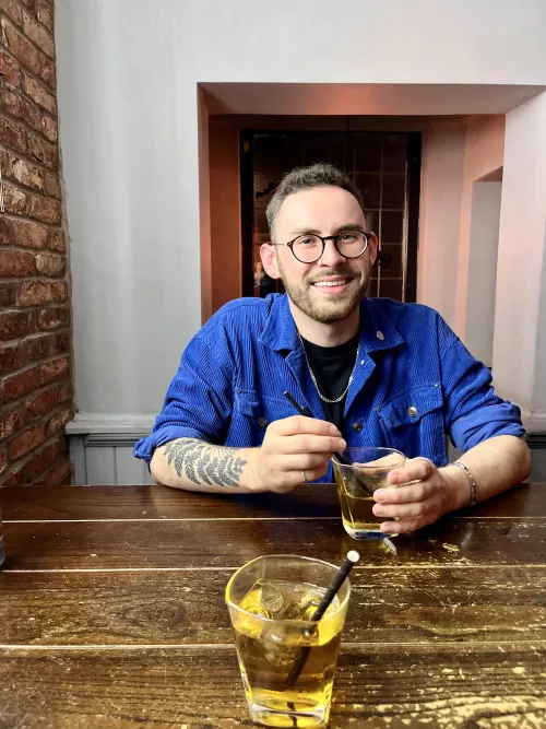 Looking for new mates and people to chat to🤷🏻‍♂️