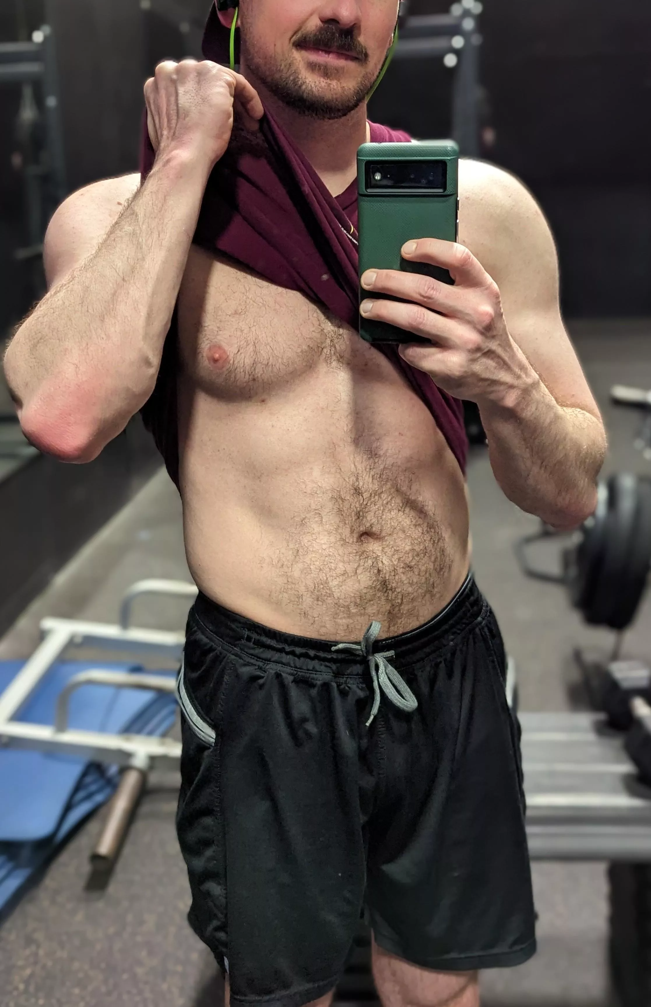 [M] Gym lighting is unmatched 