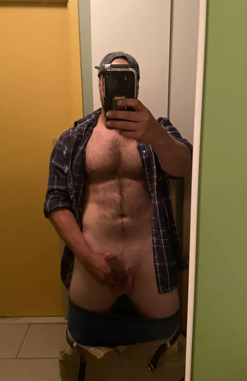 M(30) straight, bored and horny. Dm?