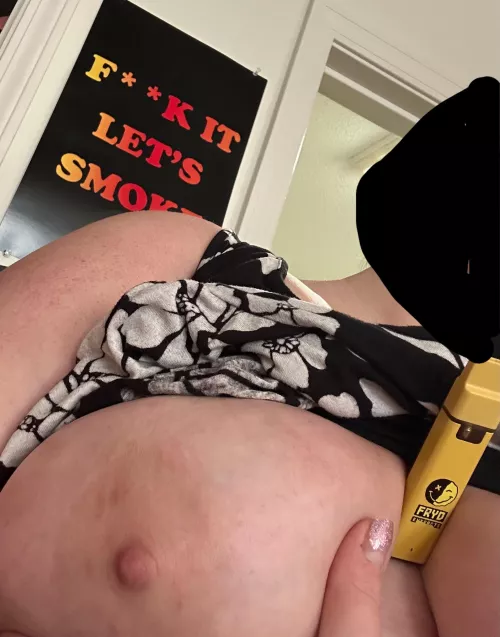 MOOD: [F] uck it, let’s smoke 💨 who’s joining me? 😉