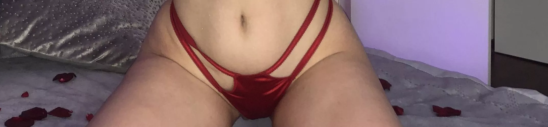 Older guys make me wet 😍 Perfect wife for u daddy