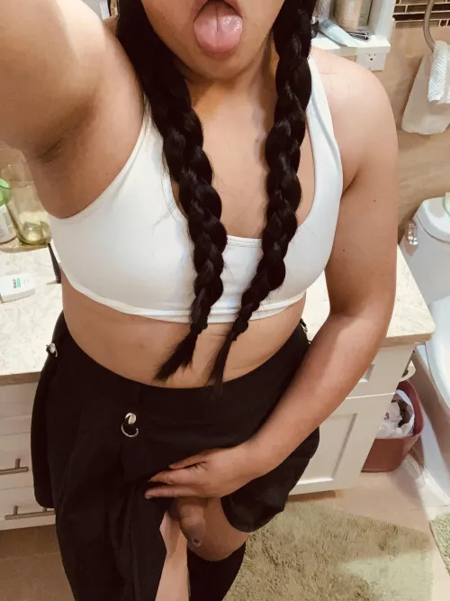 One submissive asian toy, here to please cock :3