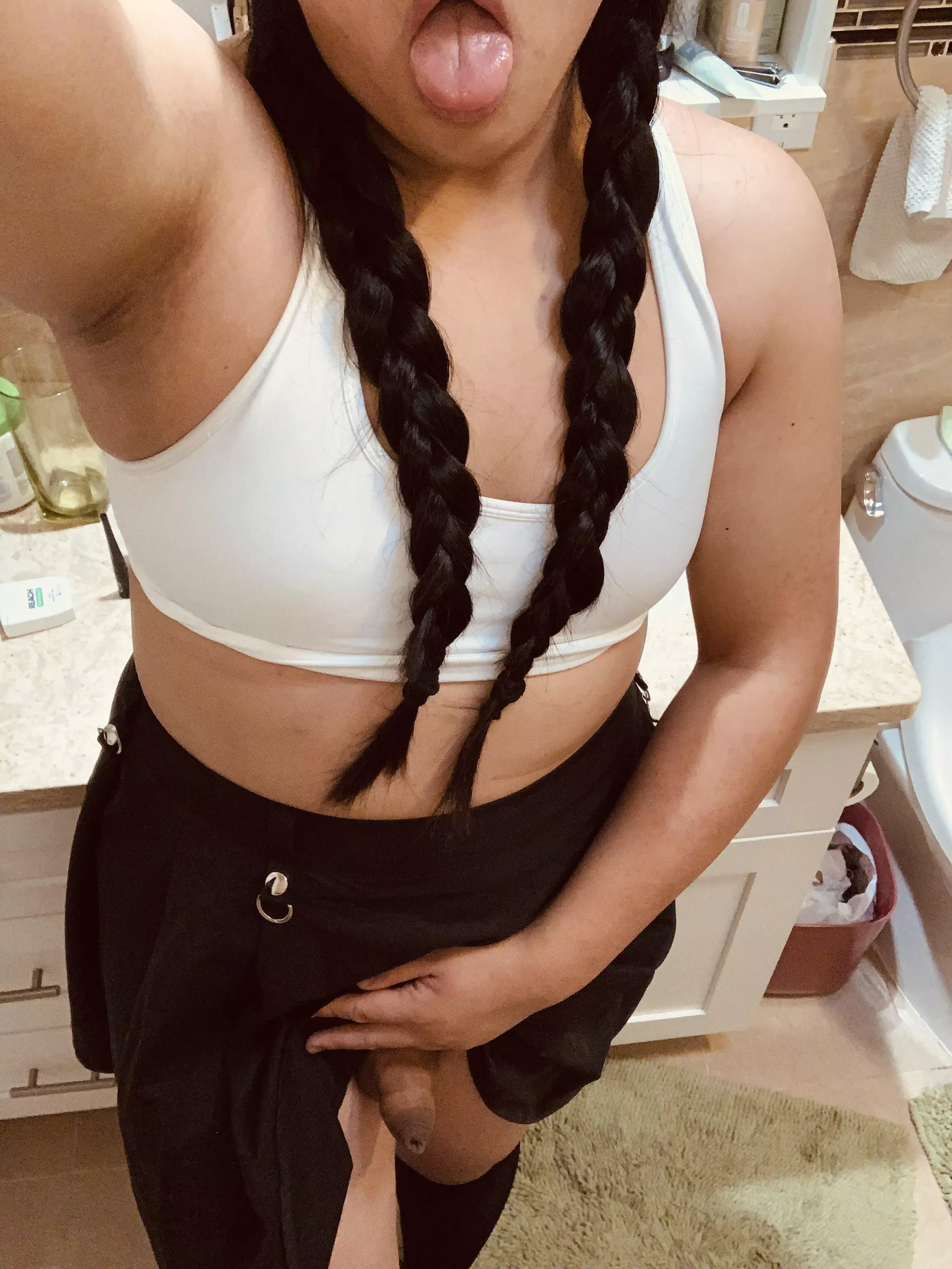 One submissive asian toy, here to please cock :3