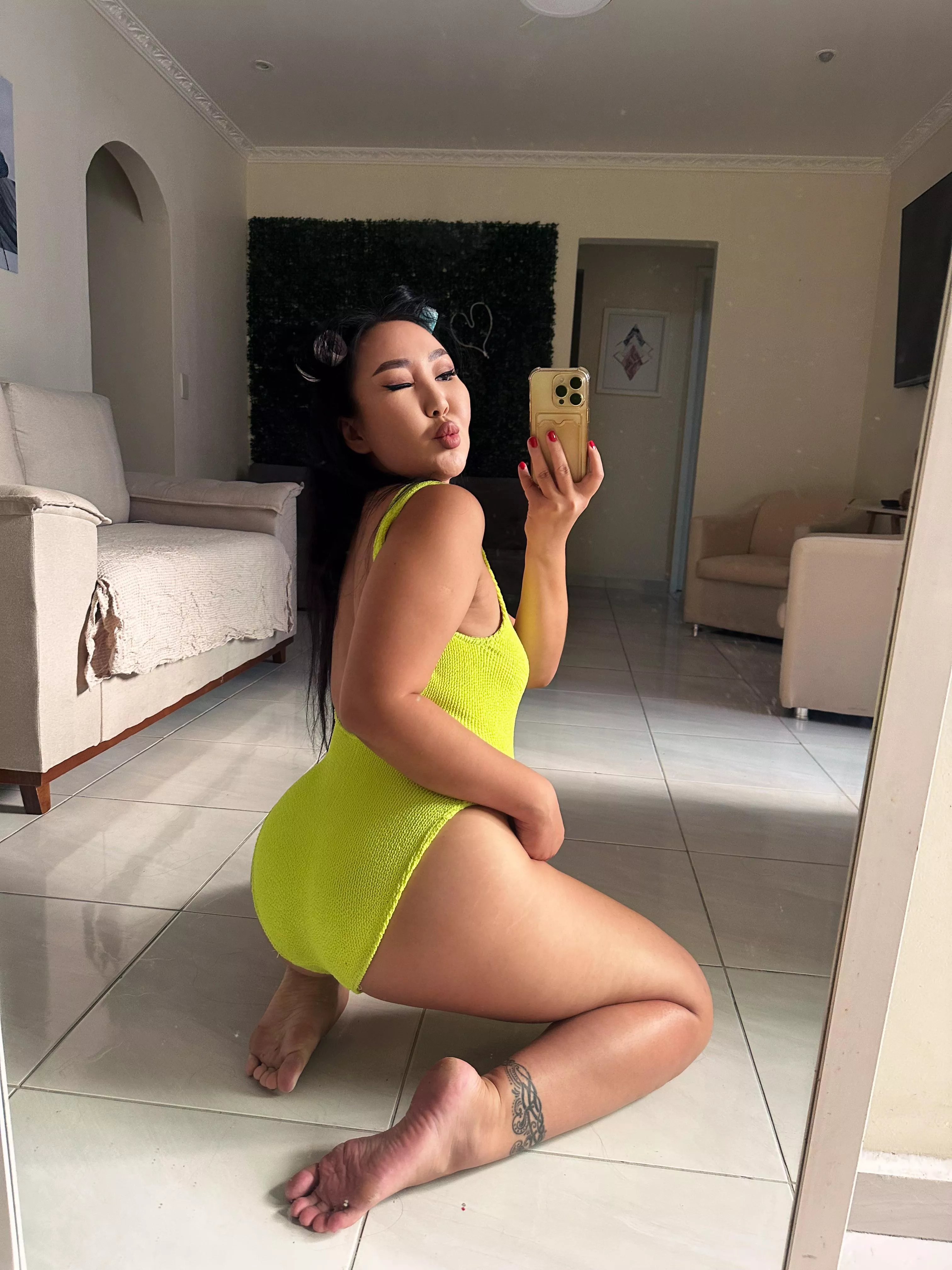 Pull my hair while you eat my ass