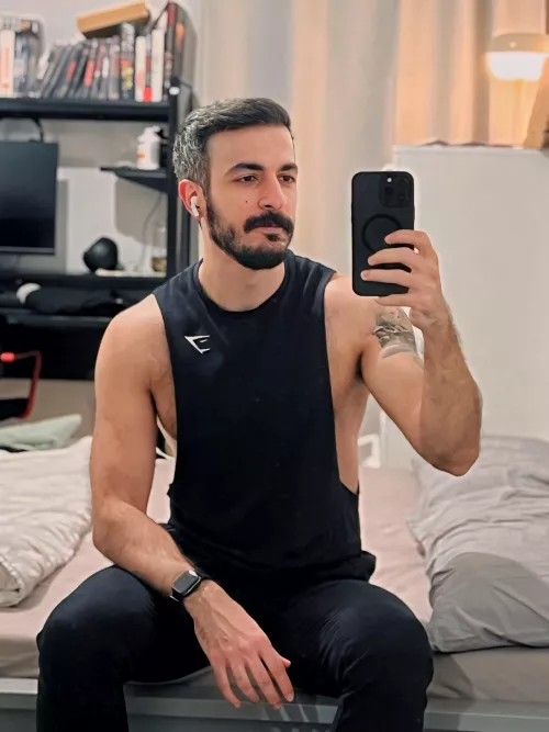 Ready to go out and come back home in one hour.  🏠🏃🏻‍♂️💨