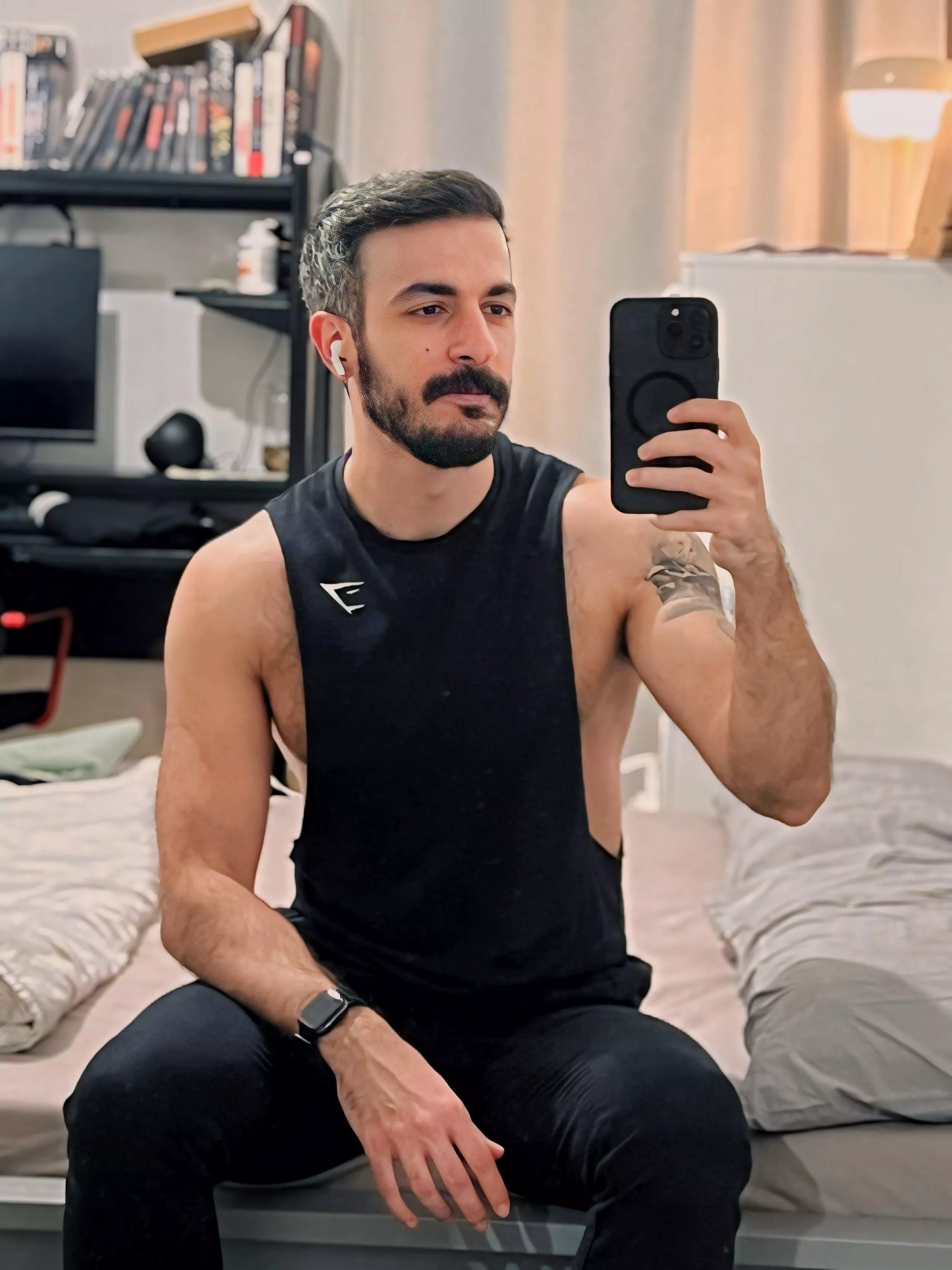 Ready to go out and come back home in one hour.  🏠🏃🏻♂️💨 Ready to go out and come back home in one hour.  🏠🏃🏻♂️💨