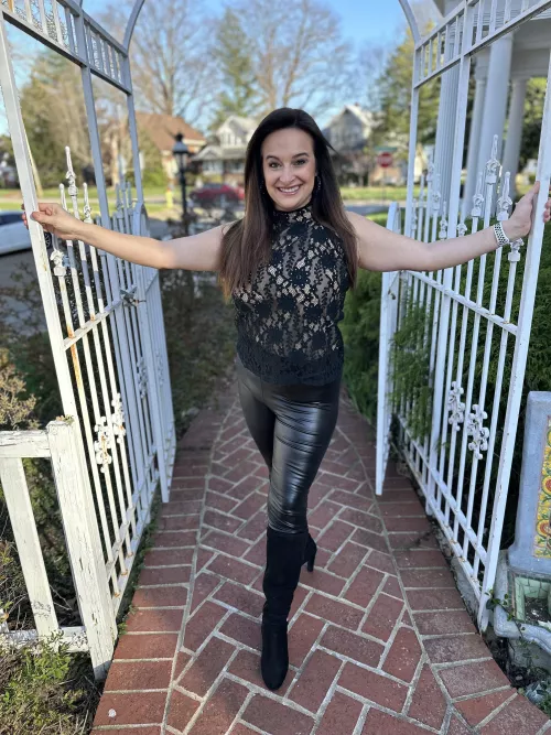 Sexy Leather Pants Milf 45F