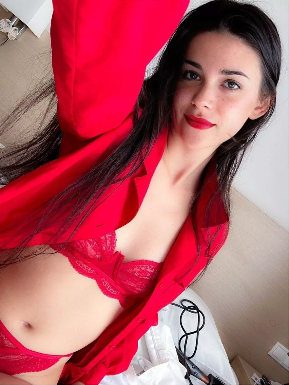 sometimes i feel like male teachers stare too much on my body