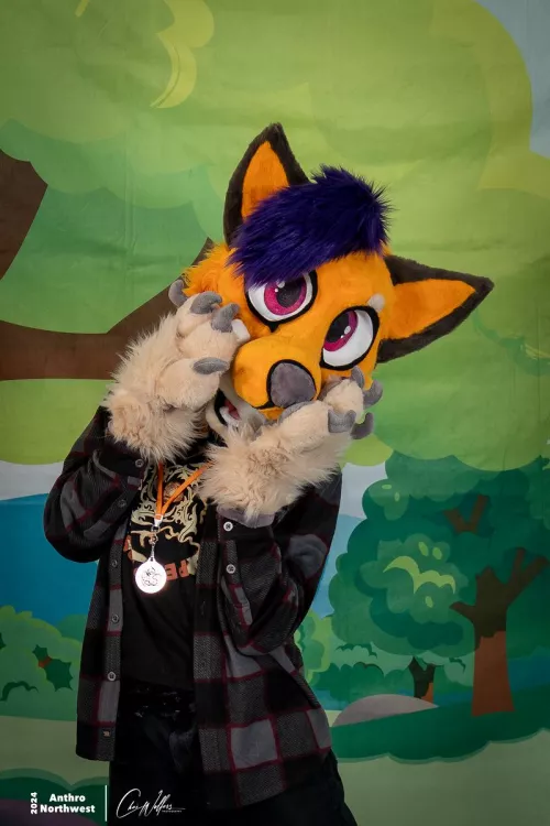 Still continuing the daily fursuit posting!