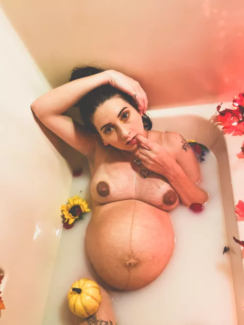 Still fuckable at 25 and pregnant?