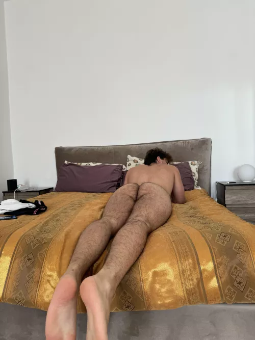 Wanna hit my back, tell me 👀