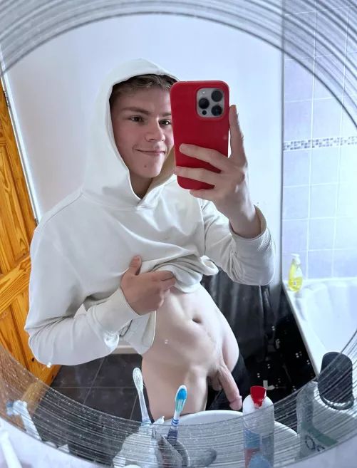 Where’s the riskiest place you’ve had a quickie?😈