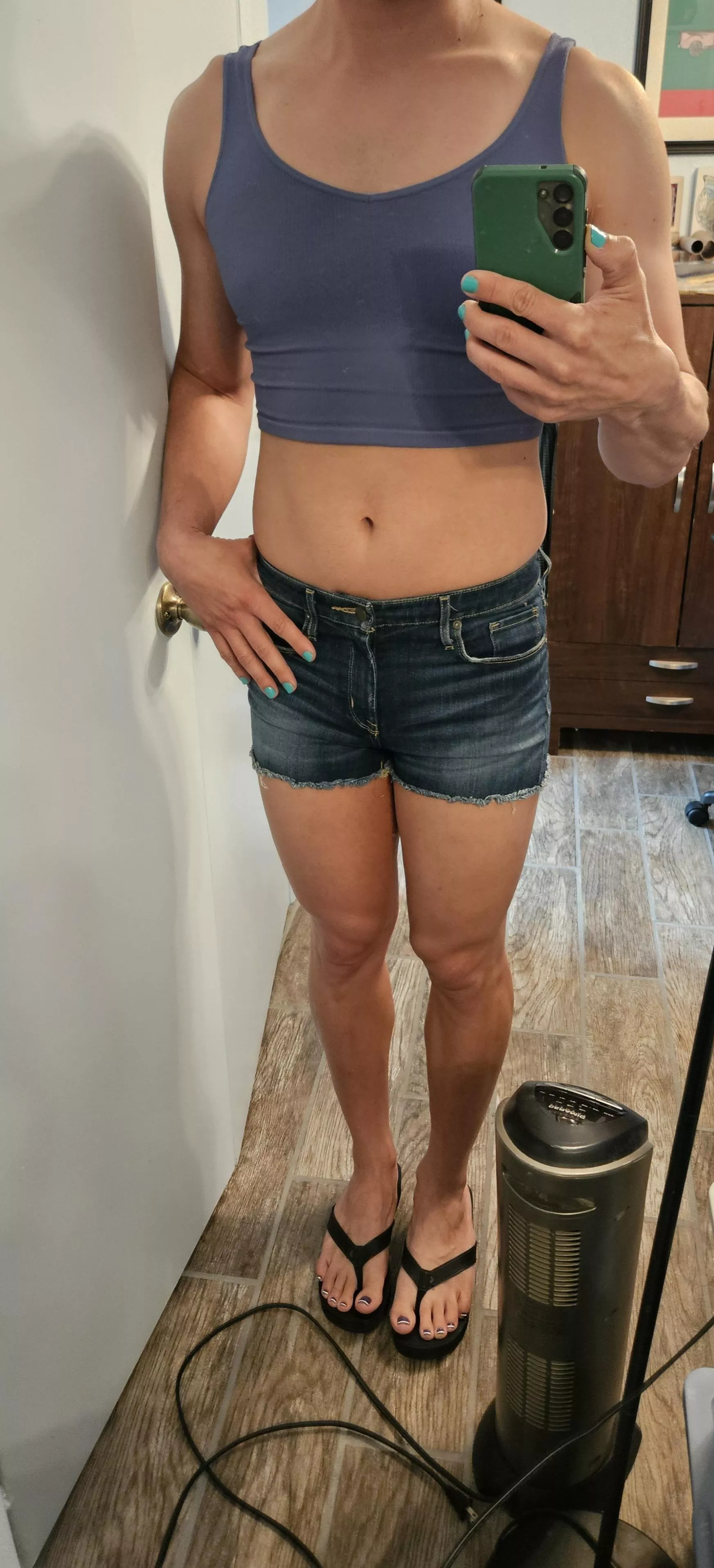 Who Wants To Suck My Toes First??