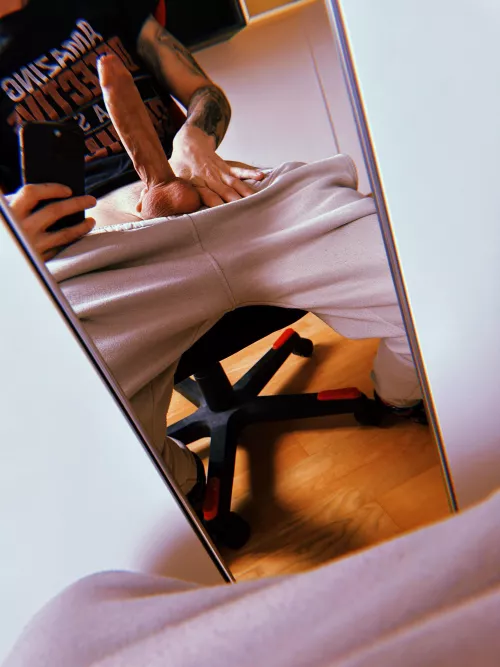 Who wants to taste? 😈😈 Dm‘s open