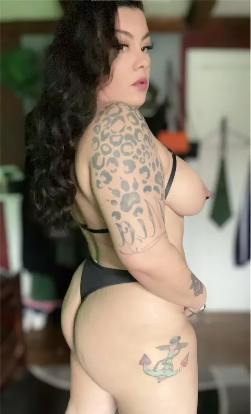 Who’s going to dick her down 