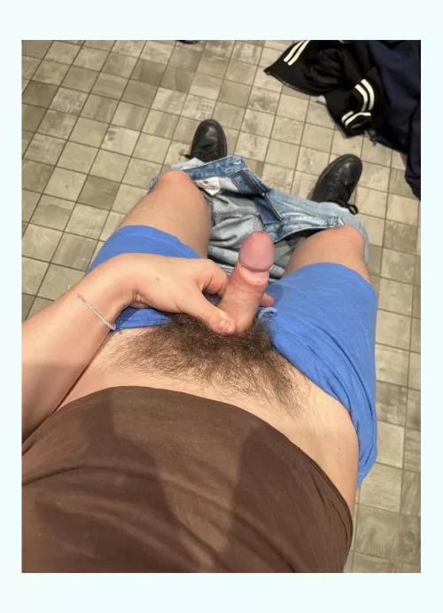 Would you let ab 18yo pee in your mouth?