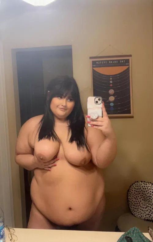 y’all have been calling me out on dating apps lately! if you see me on there, send me angel emojis 😇 and let’s go on a date! 😛