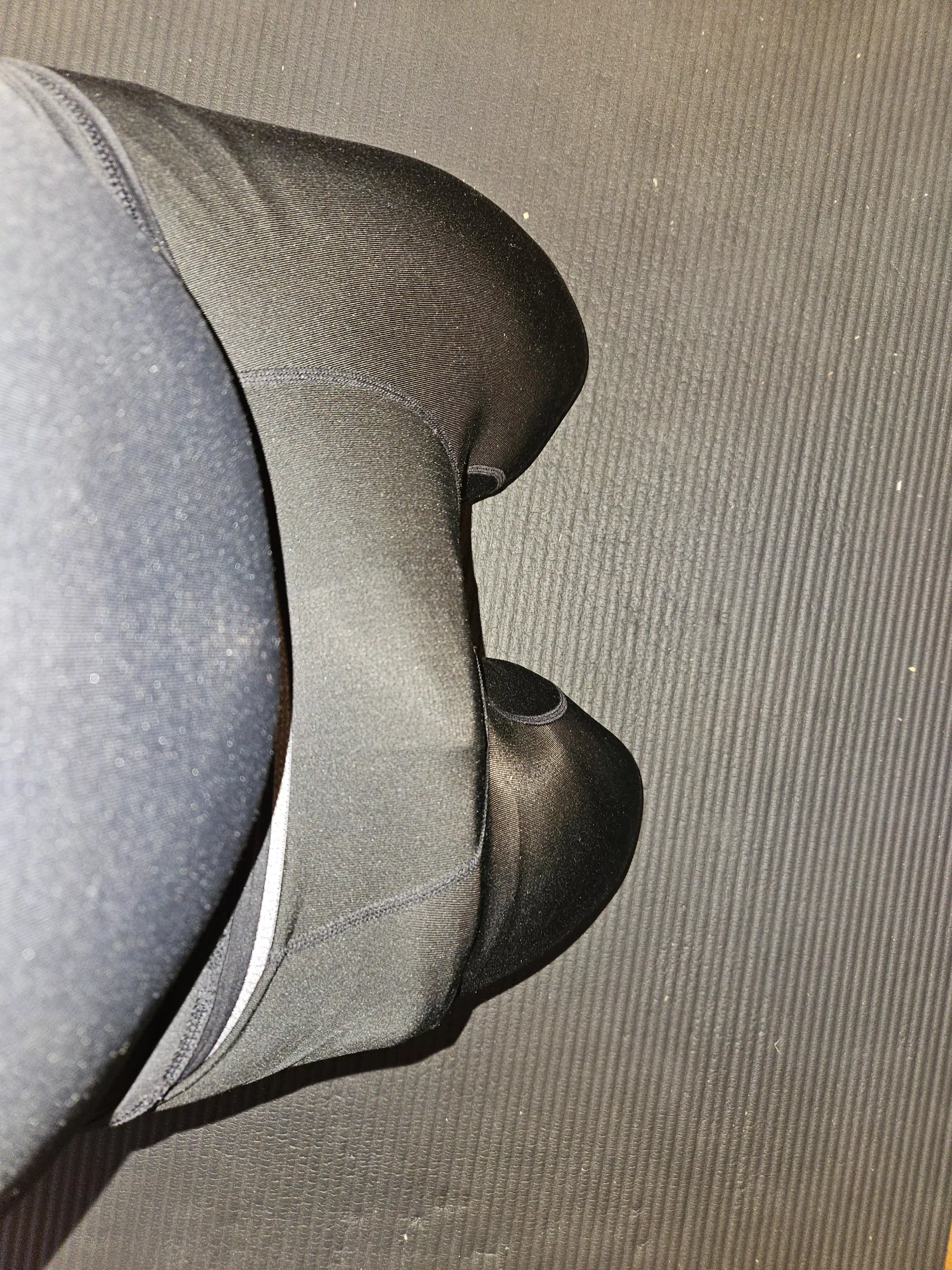 About to workout. Would ypu join me?🍆