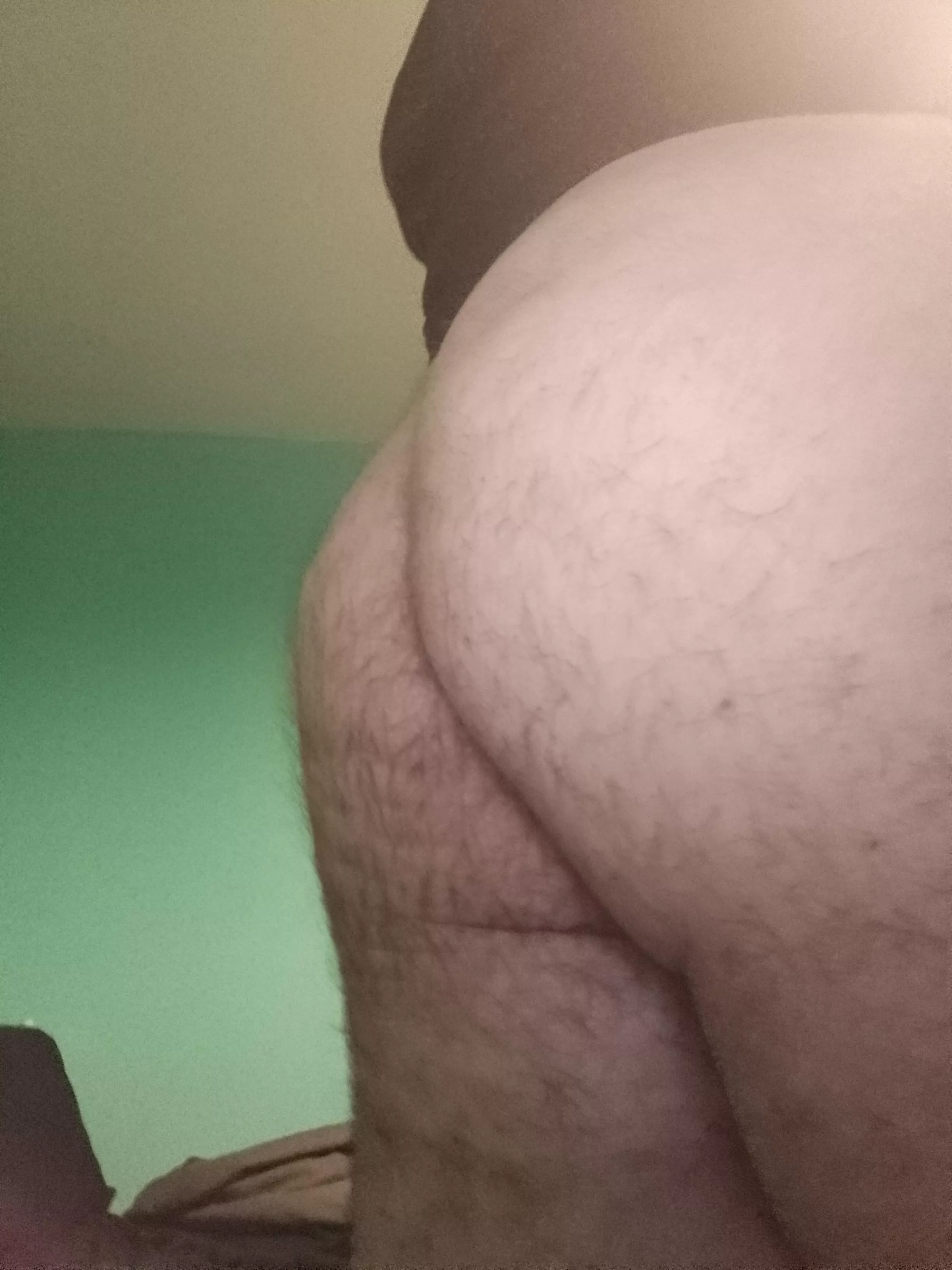 Anyone into chubby asses here?