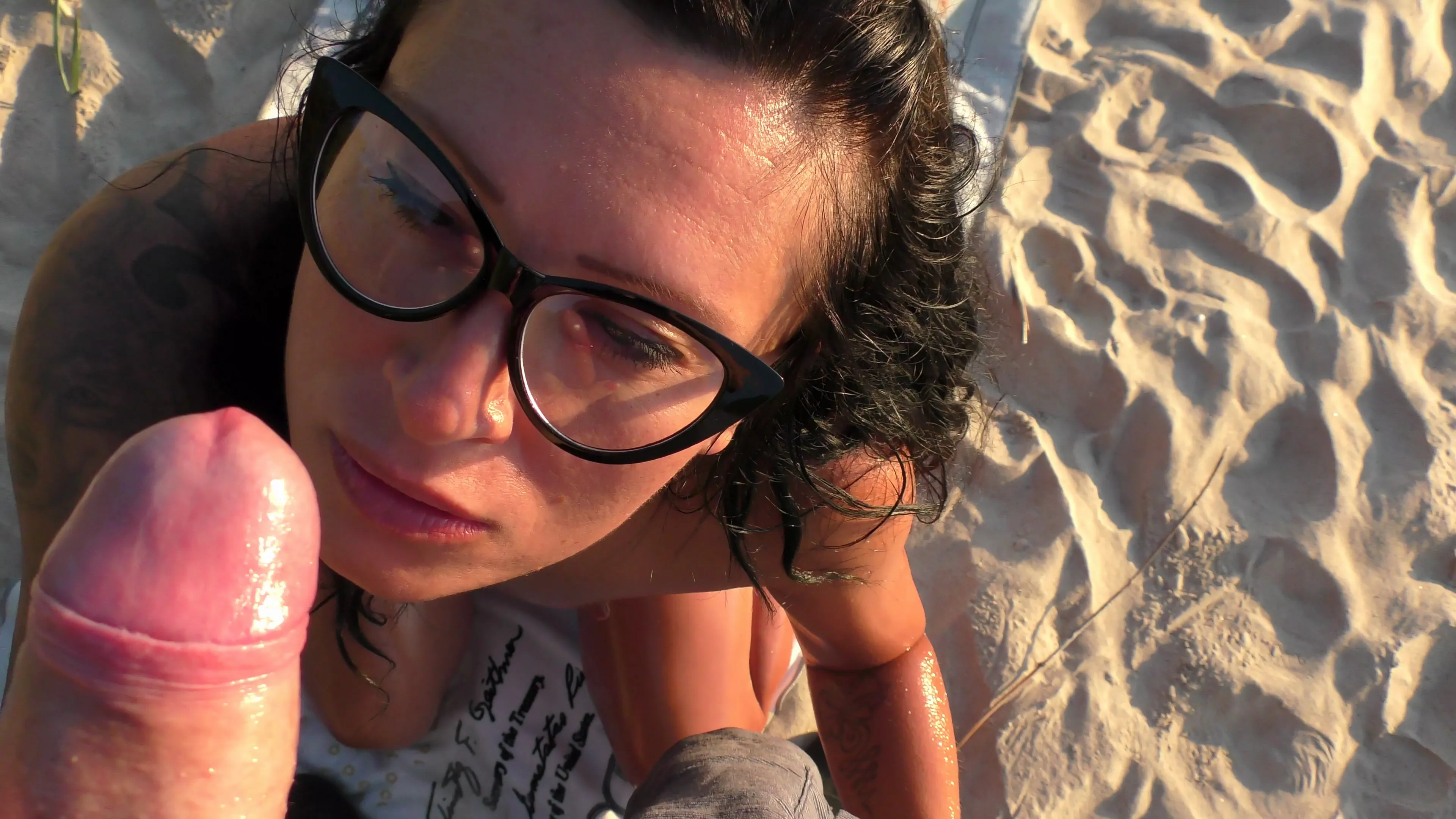 Blowjob on the seaside