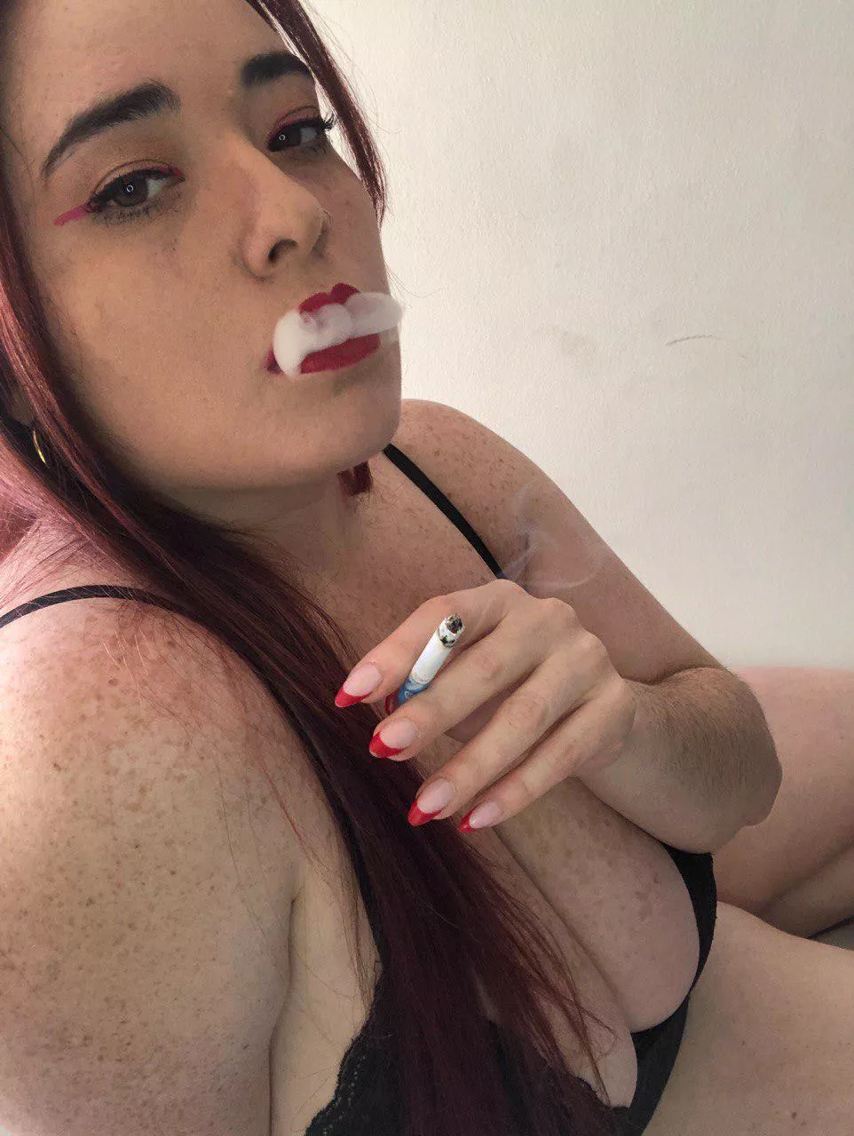 Can I be your smokey fantasy 💋💨