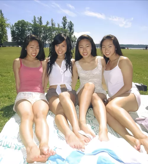 Can you handle 4? 👯‍♀️👯‍♀️