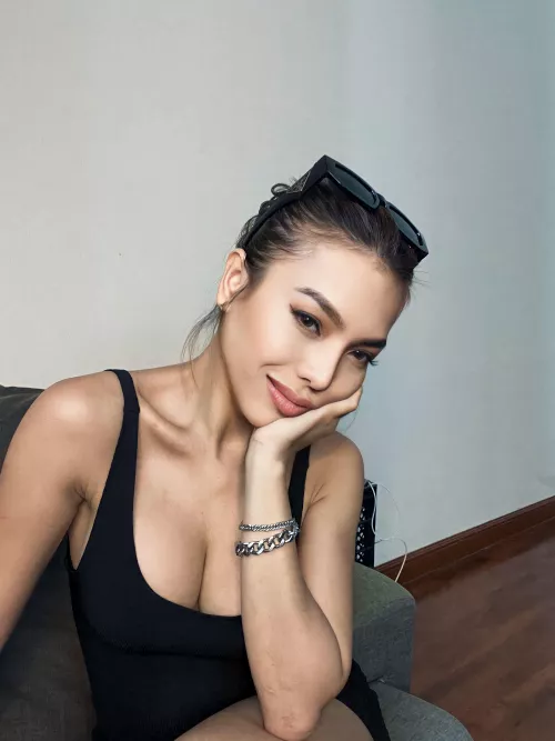 Can you handle the attention if I rocked this in public?😈