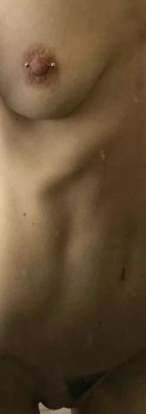 Come to kiss my nipples :)