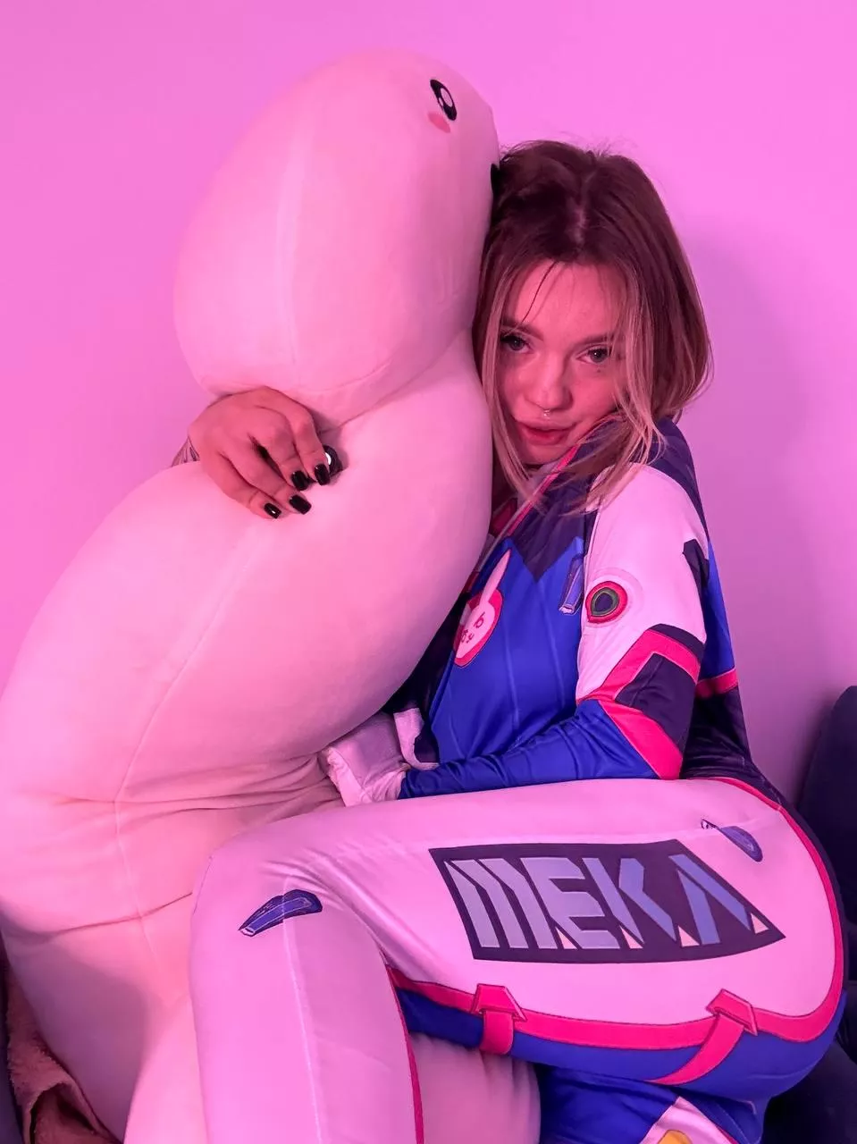 D.va is ready to play [F]