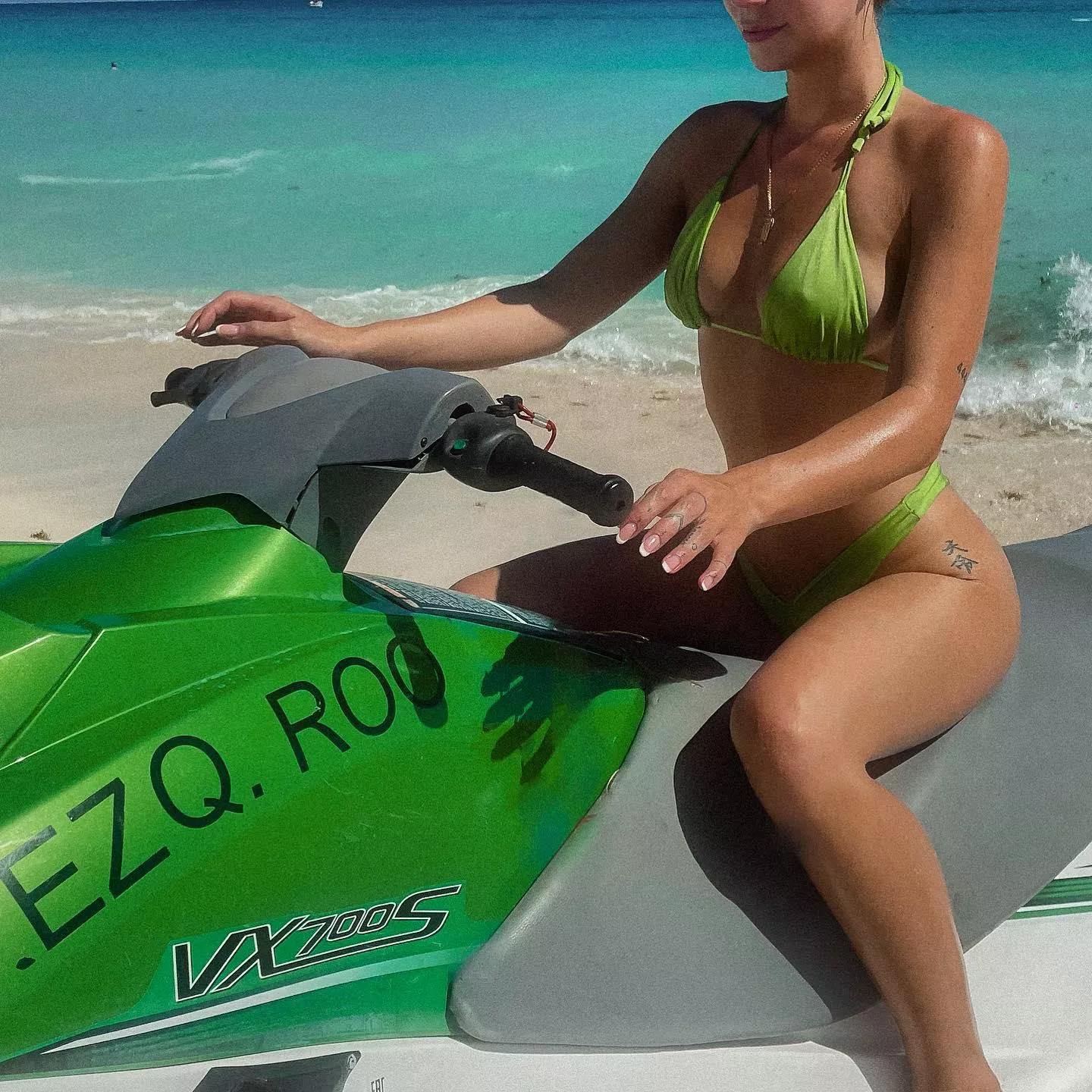 Everyone loves a long legged girl