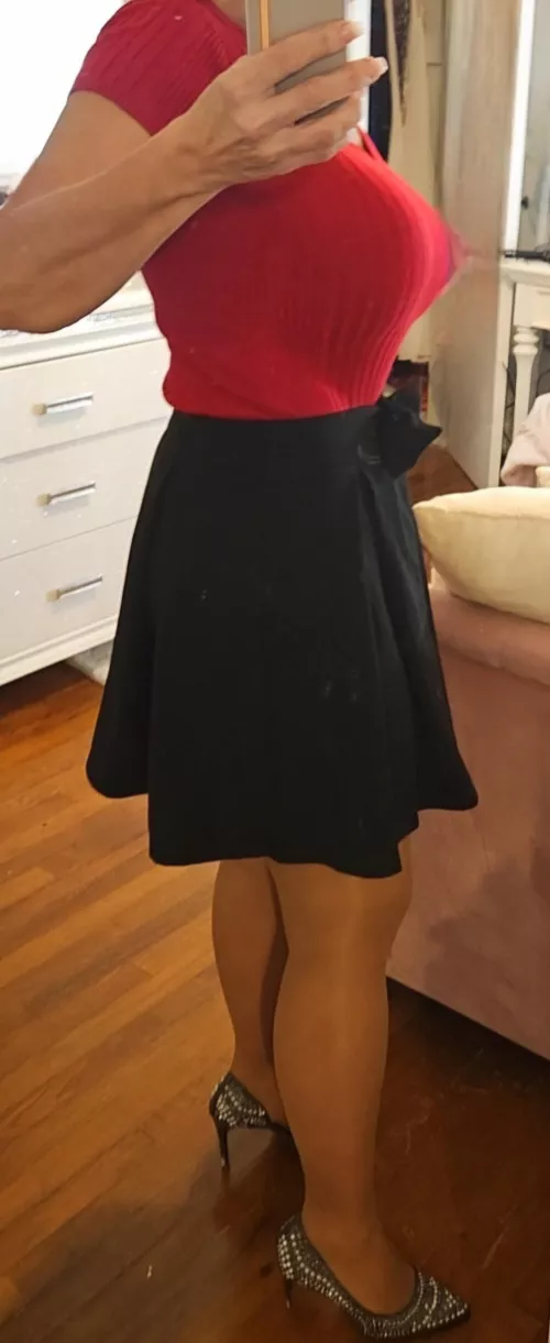 (F54) Hott Momma Monday