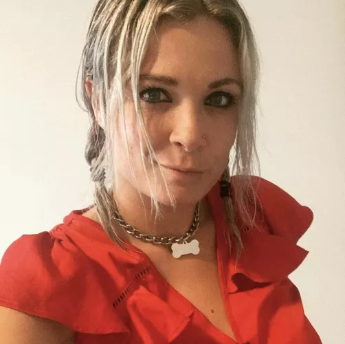 Feeling cute in my collar 