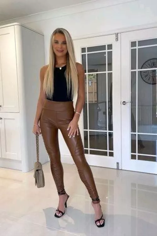 Feeling sexy in leather 