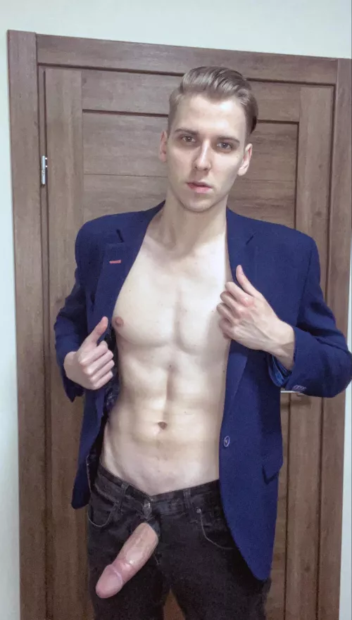 free nudes to everyone in the comments 💕😈😘