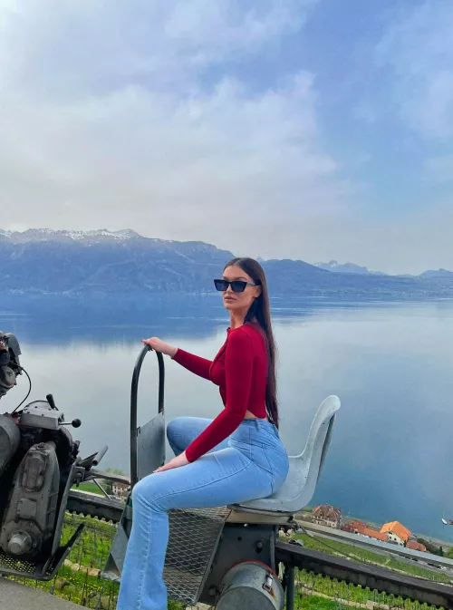 Grab my little waist