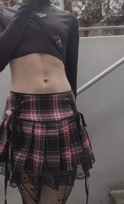 heyy🥺 (no face cus shy)